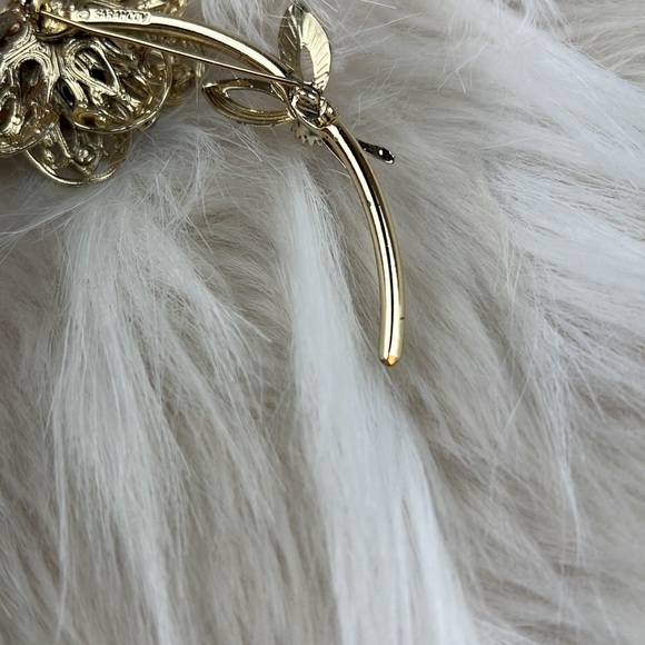 1960's Sarah Coventry flower brooch - Picture 6 of 9